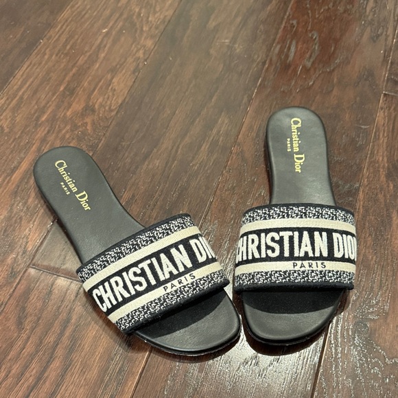 Dior Black and Cream Slides - Picture 2 of 5